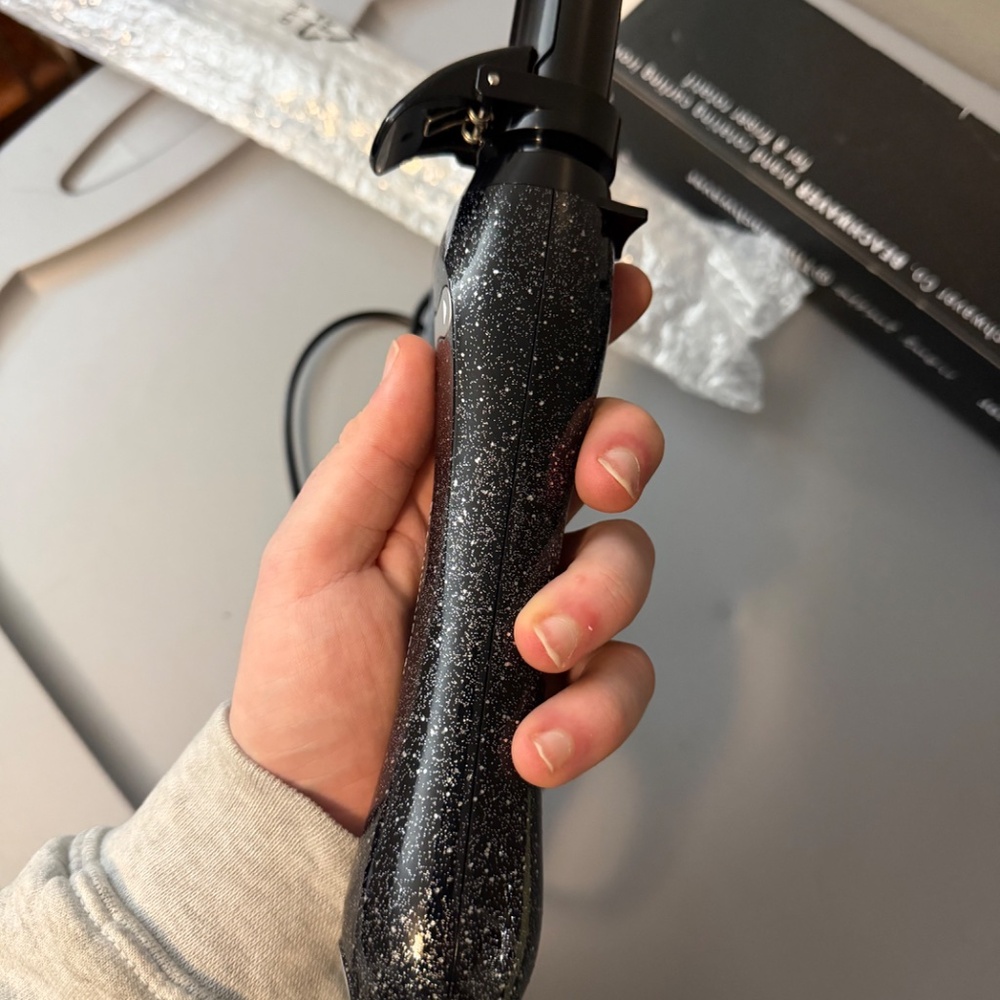 NWT Beach waver B1 color  black glitter - Picture 4 of 4
